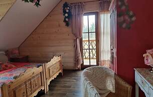 Comfortable Apartment, 2 Levels, Close to Beach