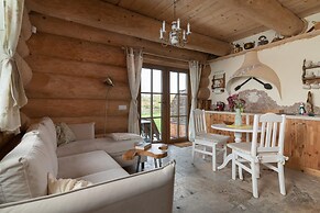 Comfortable Apartment, 2 Levels, Close to Beach