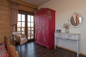 Comfortable Apartment, 2 Levels, Close to Beach