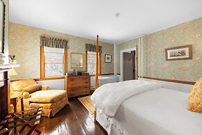 Blue Hill Inn