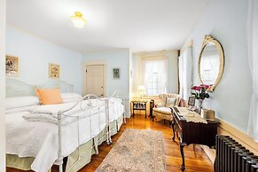 Blue Hill Inn