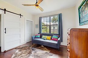 Spanish Style Home With Lake View, Fire pit and Wifi