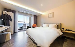 Brown Dot Pohang Yeongildae Beach Branch