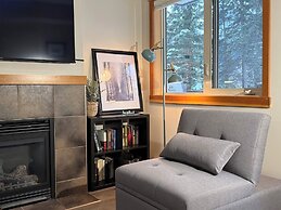 Mountain View Condo - Lodges at Canmore