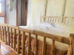 Nature Flows Eco-farm Cottage & campsite