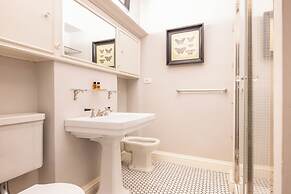 Acciaiuoli Luxury Suite by MMega