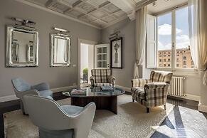 Acciaiuoli Luxury Suite by MMega