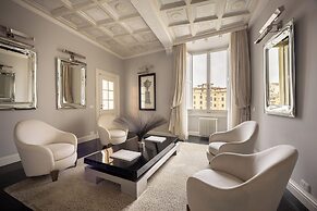 Acciaiuoli Luxury Suite by MMega