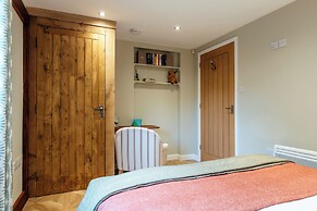 The Cowshed - Stunning 1 Bedroom Cottage