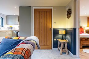 The Cowshed - Stunning 1 Bedroom Cottage