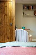 The Cowshed - Stunning 1 Bedroom Cottage