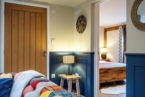 The Cowshed - Stunning 1 Bedroom Cottage