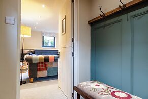 The Cowshed - Stunning 1 Bedroom Cottage