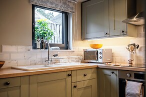 The Cowshed - Stunning 1 Bedroom Cottage