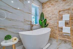 Fox Garden-heated Pool-spa- Boho-downtown Beach