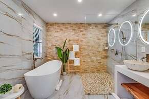 Fox Garden-heated Pool-spa- Boho-downtown Beach