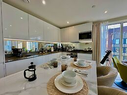 Contemporary Bromley Penthouse With Balcony