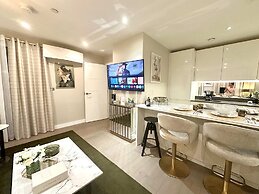 Contemporary Bromley Penthouse With Balcony