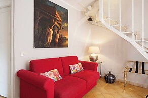 Renoir Small Loft on Giulia Street