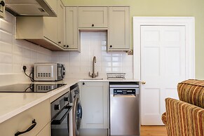 Stunning 1 Bedroom Flat in Central Bath
