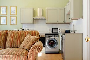 Stunning 1 Bedroom Flat in Central Bath
