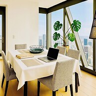 SkyHigh Exec Suite with City Views