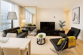 SkyHigh Exec Suite with City Views