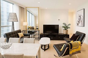 SkyHigh Exec Suite with City Views