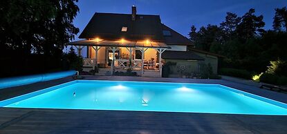 10-guest Holiday Villa With Private Pool