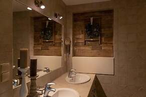 10-guest Holiday Villa With Private Pool