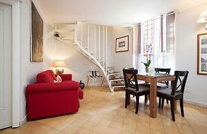 Apartments Via Giulia