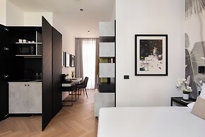 At Forty-One Apt 03