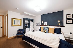 Kinnikinnick Guest House