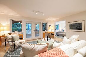 Kinnikinnick Guest House