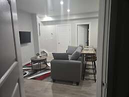 Elegant Private Suite in Edmonton North