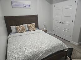 Elegant Private Suite in Edmonton North