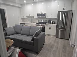 Elegant Private Suite in Edmonton North