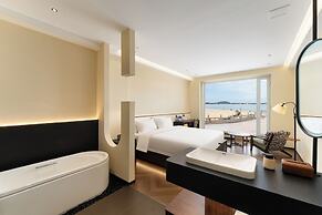 Bay Four Seasons Castle Hotel