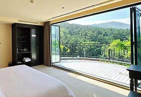 Bay Four Seasons Castle Hotel