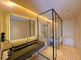 Bay Four Seasons Castle Hotel