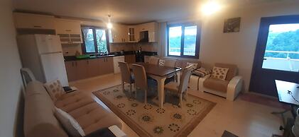 Hayrat apart
