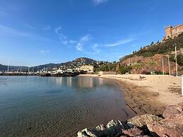 Riviera Beach Hotel