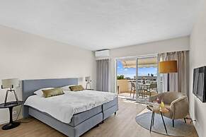 Riviera Beach Hotel
