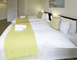 Castle Point 6 Apartment - Premier Lodge