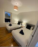 Stylish 2BR Serviced Apartment in Bedford Centre 4