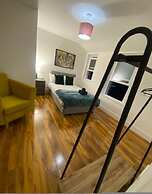Stylish 2BR Serviced Apartment in Bedford Centre 4