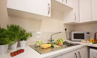 Premiere Serviced Accommodation - 17