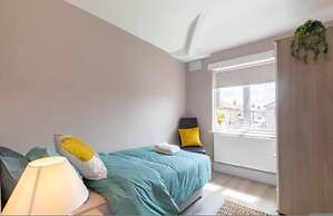 Buckingham House Modern Coastal 3BR Stay