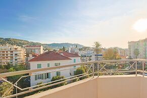 325 L Alba in Cannes