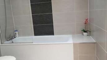 Lux Apartment in Gatwick